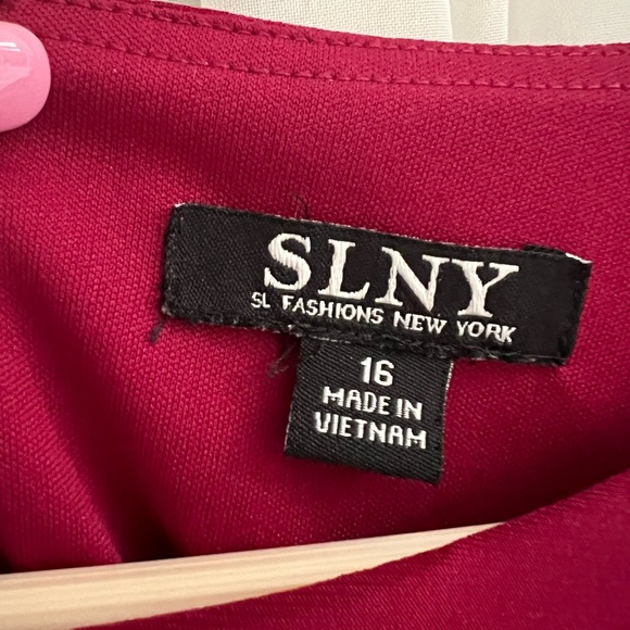 Beautiful, sleeveless Cranberry colored dress. Size 16 ￼ - Picture 5 of 5